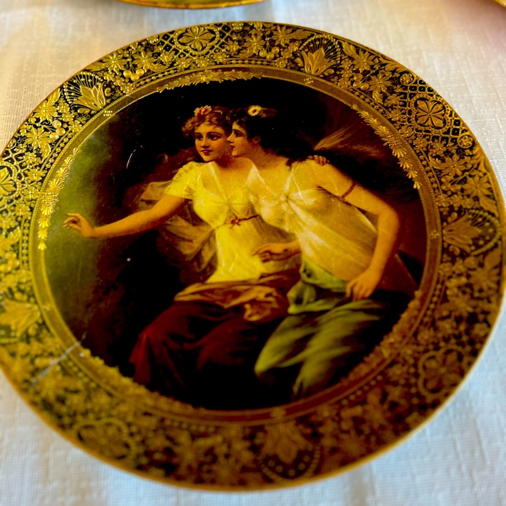 Decorative ceramic plates.. hand crafted new